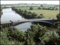 Bridge over River Severn in Tewkesbury