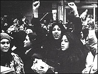 تظاهرات زنان عليه حجاب اجباری در سال 1358 - عکس از کاوه گلستان