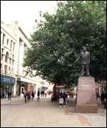 Heol y Frenhines, Caerdydd