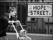 Philip Jones Griffiths / Magnum Photos. Courtesy of the Philip Jones Griffiths Foundation.