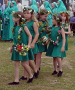 Merched y ddawns flodau