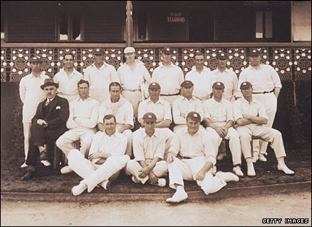 The MCC Touring England team in Australia 1924/25 captained by Arthur Gilligan (Middle Row Centre).jpg