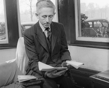 Vernon Watkins, photographed in 1948