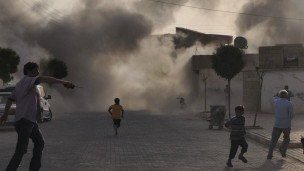 Người dân vùng biên Thổ Nhĩ Kỳ hoảng sợ trước đạn pháo Syria