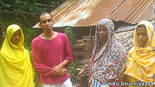 Rizana's mother, sisters with Nimal Samantha