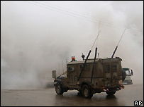 Batı Şeria'da bir İsrail askeri aracı