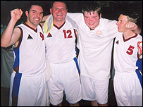 Lee and his teammates