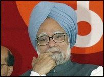 وزیراعظم منموہن سنگھ کی حکومت کے لیے نٹور سنگھ کا معاملہ سیاسی بحران بن رہا تھا