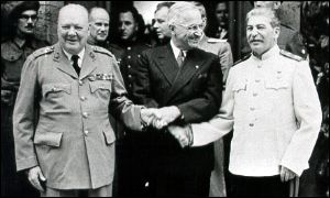 O odsunu Němců se rozhodlo podle historiků na konferenci spojenců v Postupimi v červenci 1945, zleva Churchill, Truman a Stalin